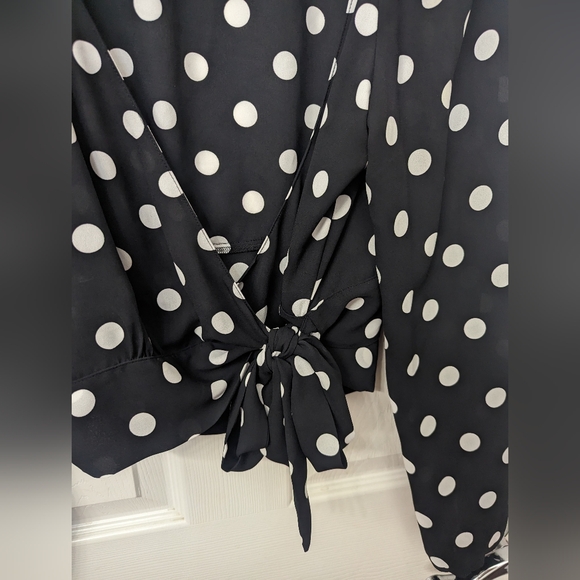 Victoria's Secret L Black & White Polka Dot Crop Wrap Blouse - Picture 6 of 8
